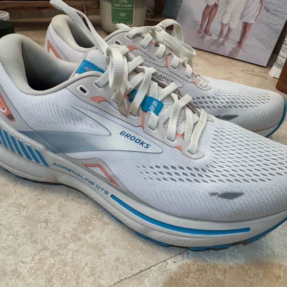 Brooks White and Blue Athletic Shoes - Picture 2 of 7